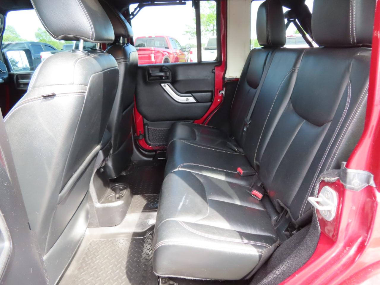 Jeep Wrangler Unlimited 4WD 4dr Rubicon 2013