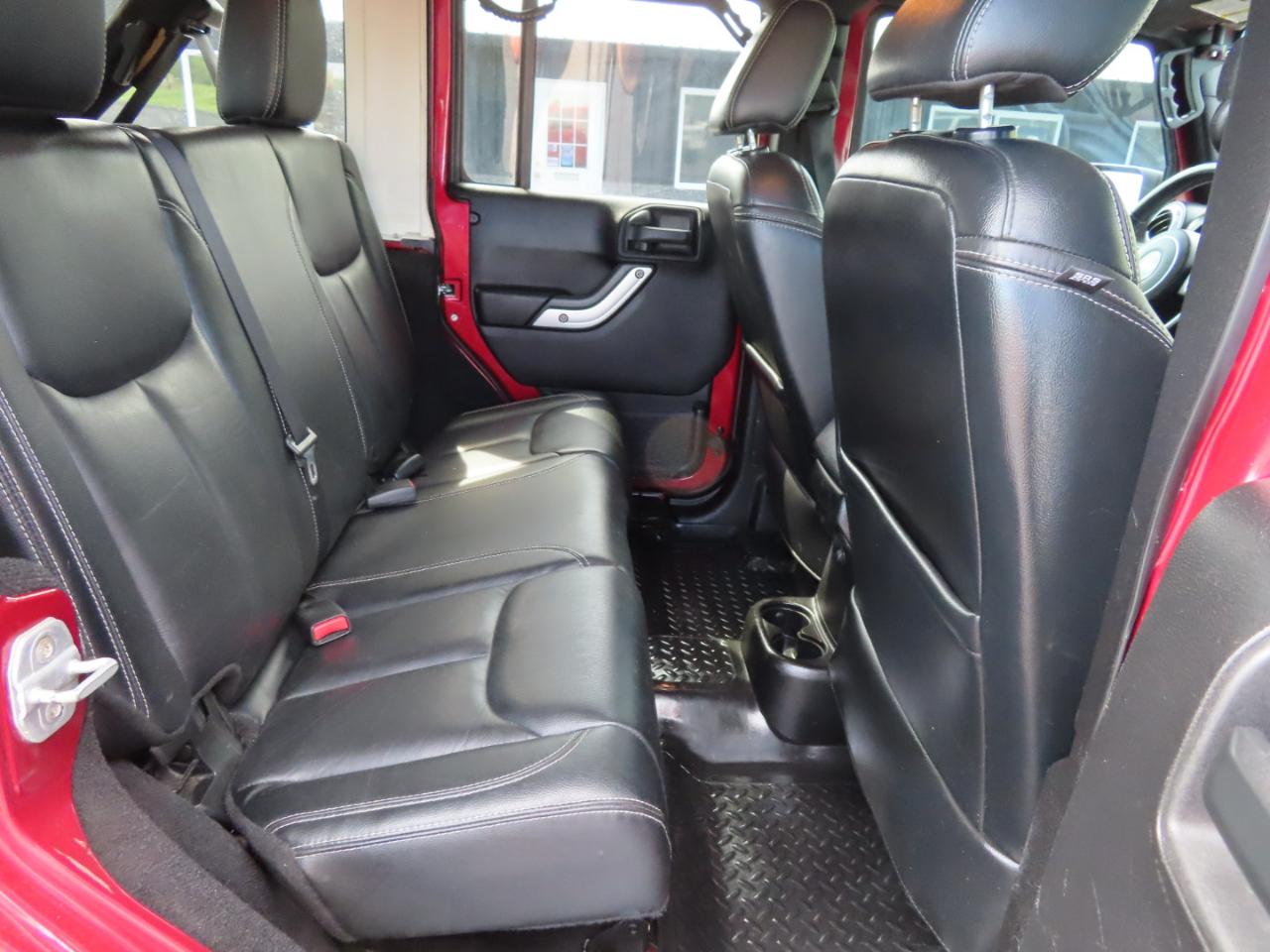 Jeep Wrangler Unlimited 4WD 4dr Rubicon 2013