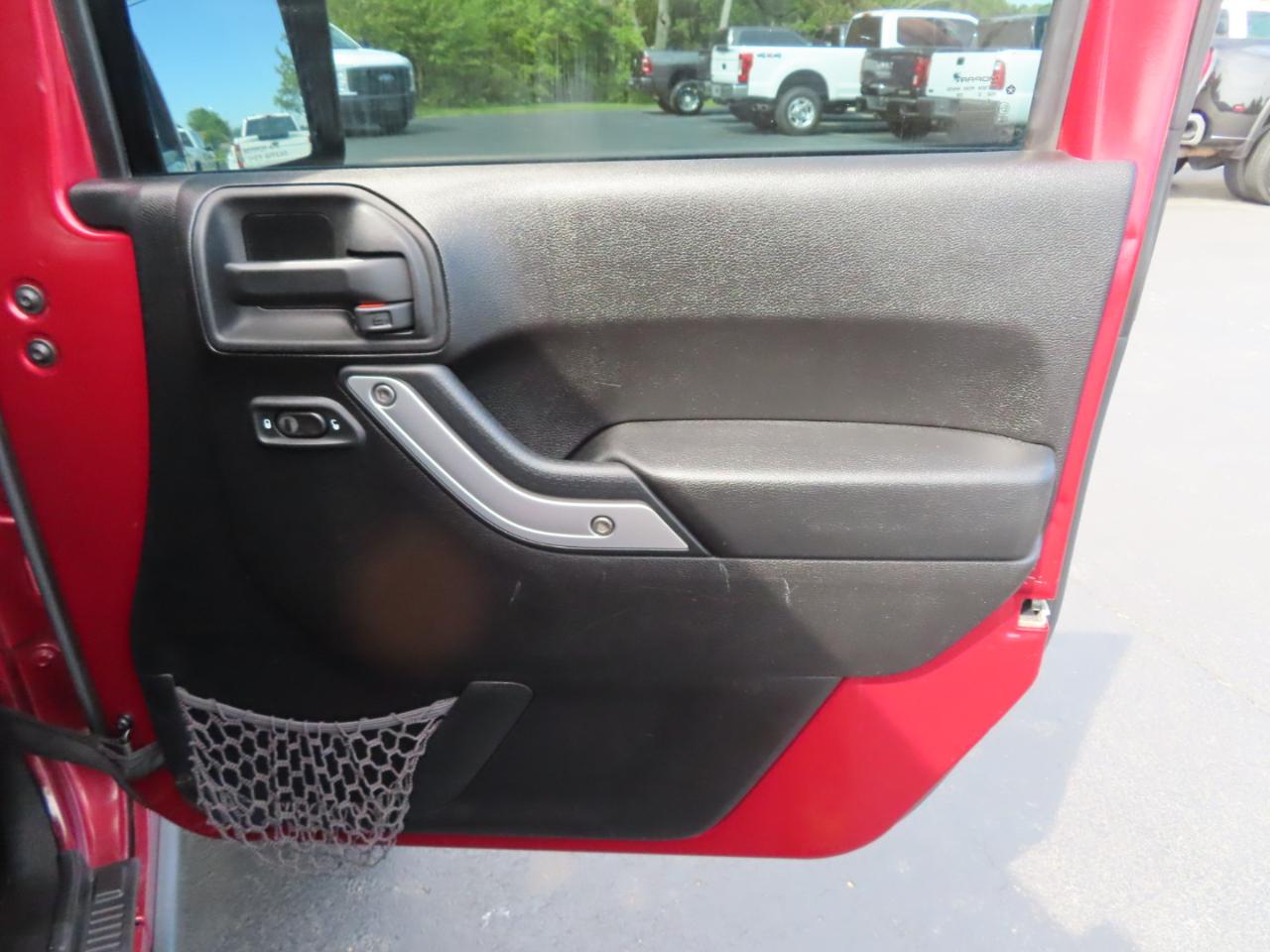 Jeep Wrangler Unlimited 4WD 4dr Rubicon 2013