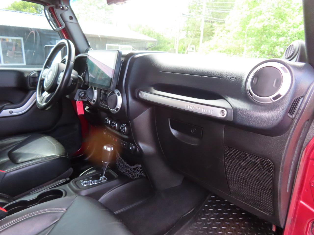 Jeep Wrangler Unlimited 4WD 4dr Rubicon 2013