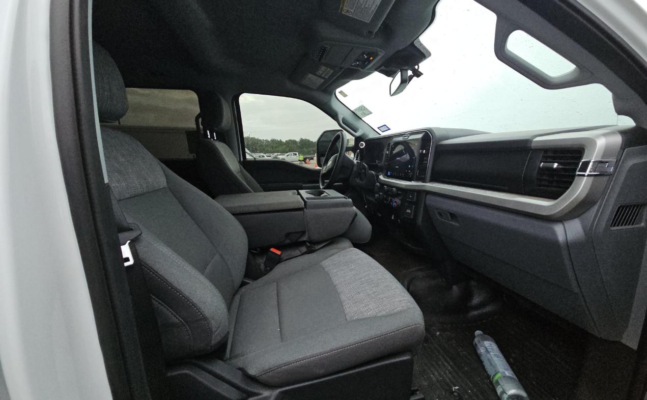 Ford Super Duty F-250 SRW XLT 4WD Crew Cab 8' Box 2025