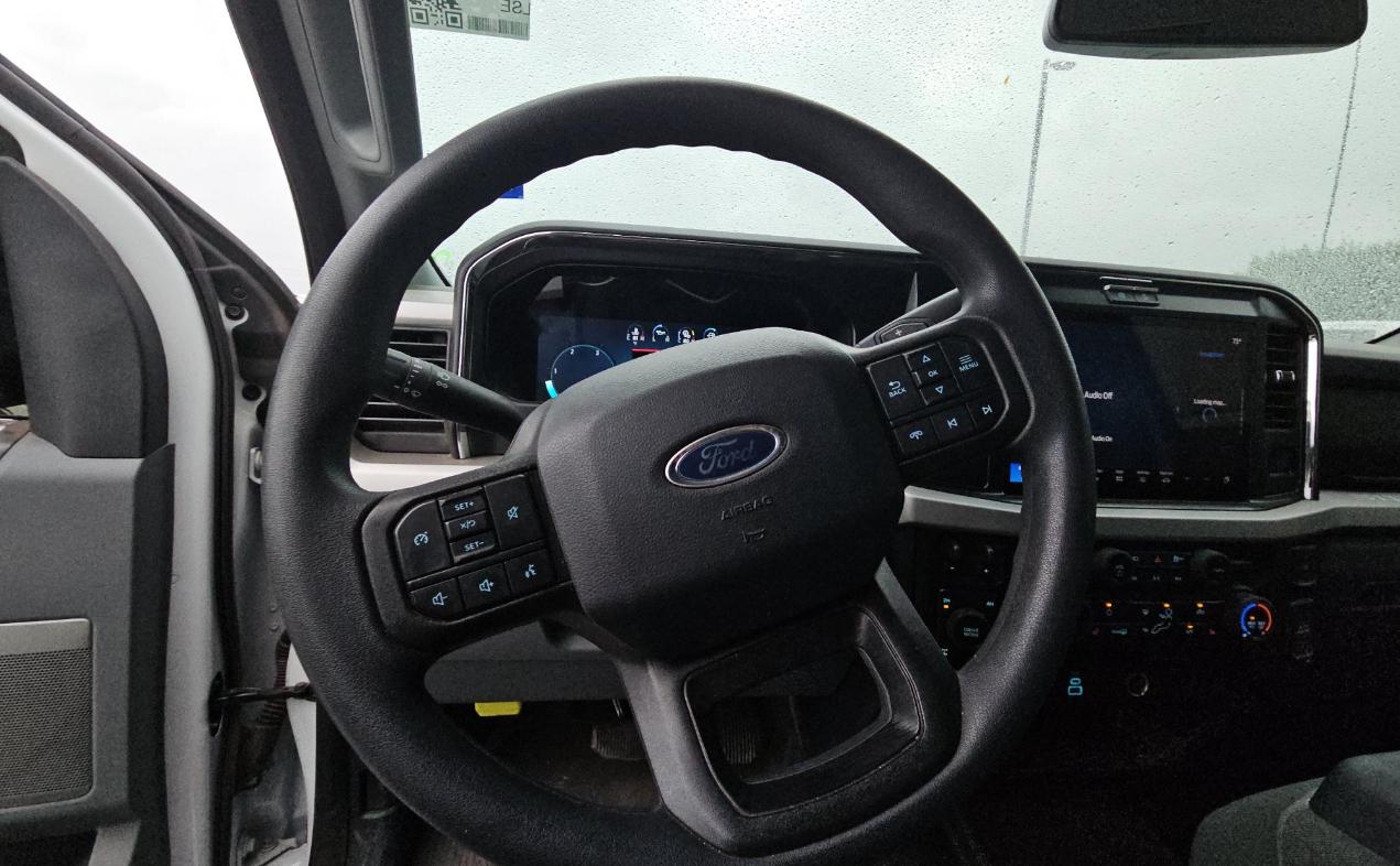 Ford Super Duty F-250 SRW XLT 4WD Crew Cab 8' Box 2025