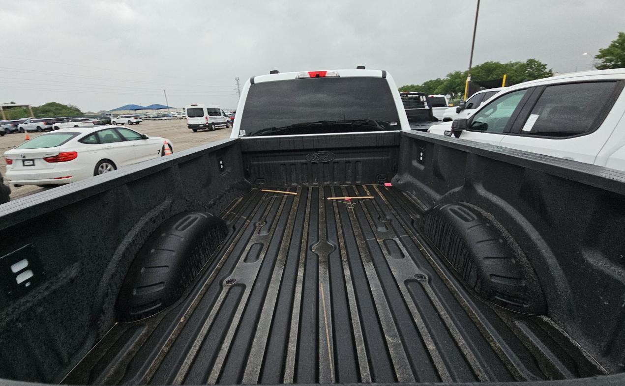 Ford Super Duty F-250 SRW XLT 4WD Crew Cab 8' Box 2025