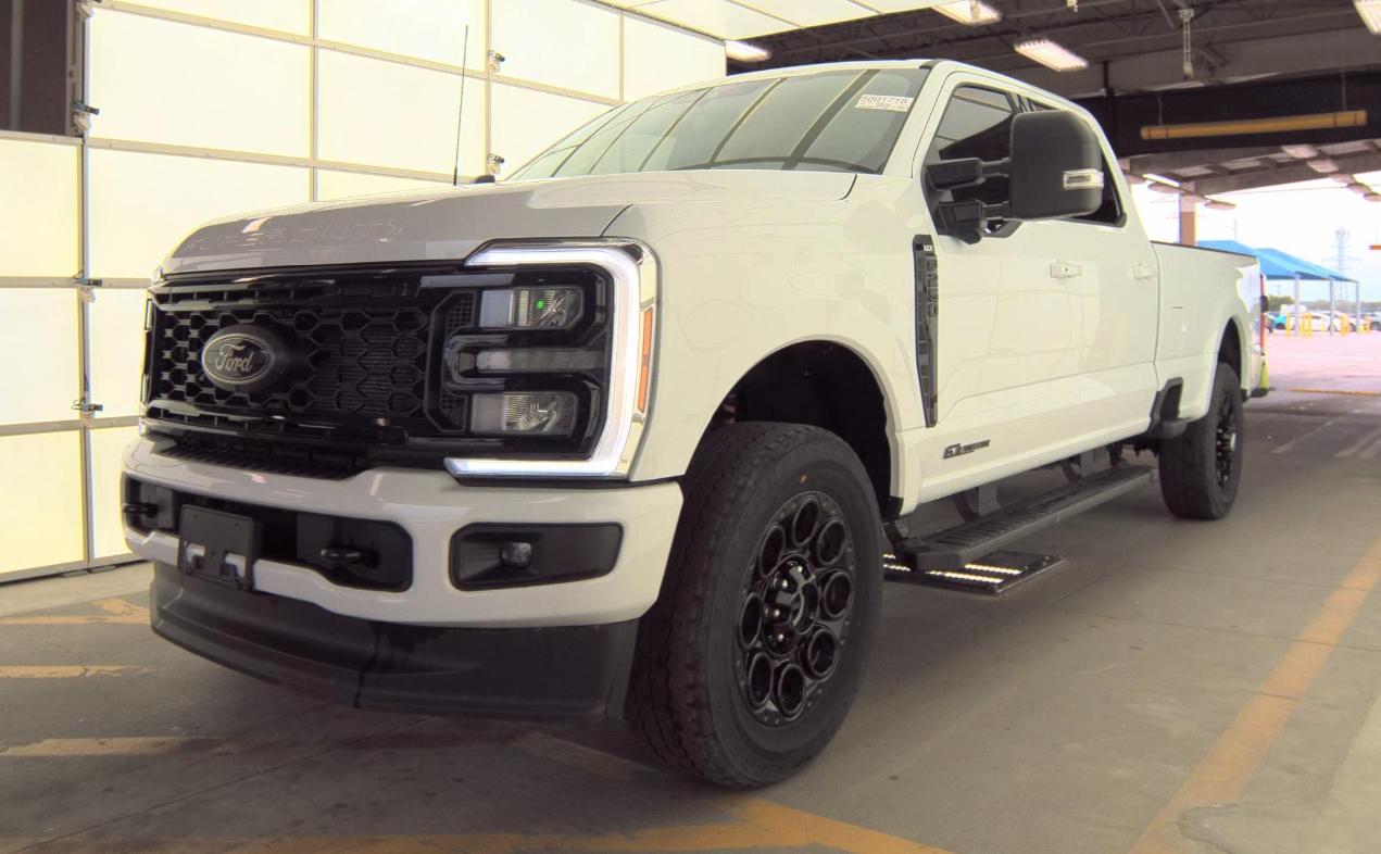 Ford Super Duty F-250 SRW XLT 4WD Crew Cab 8' Box 2025