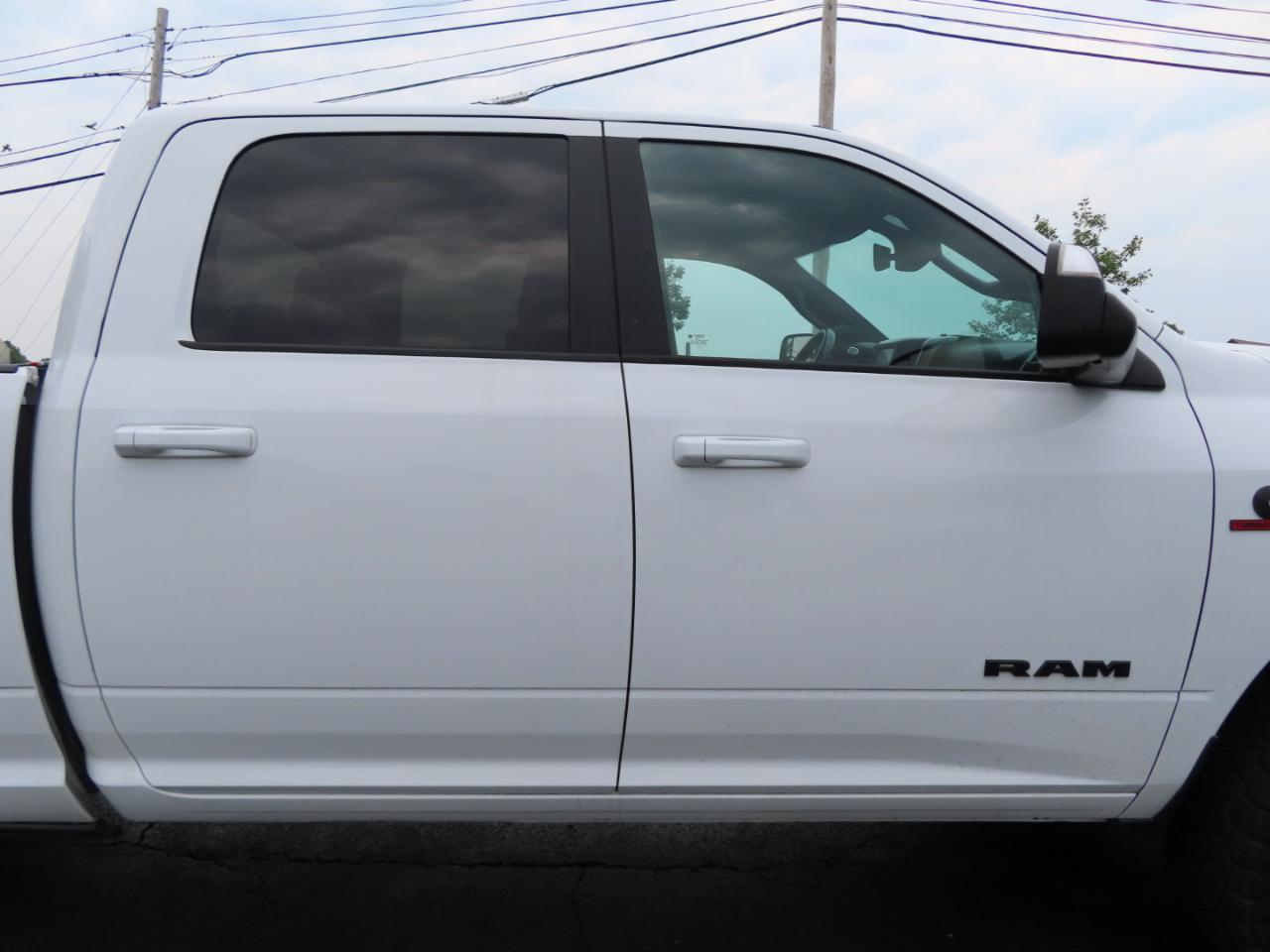 RAM 3500 Lone Star 4x4 Crew Cab 8' Box 2022