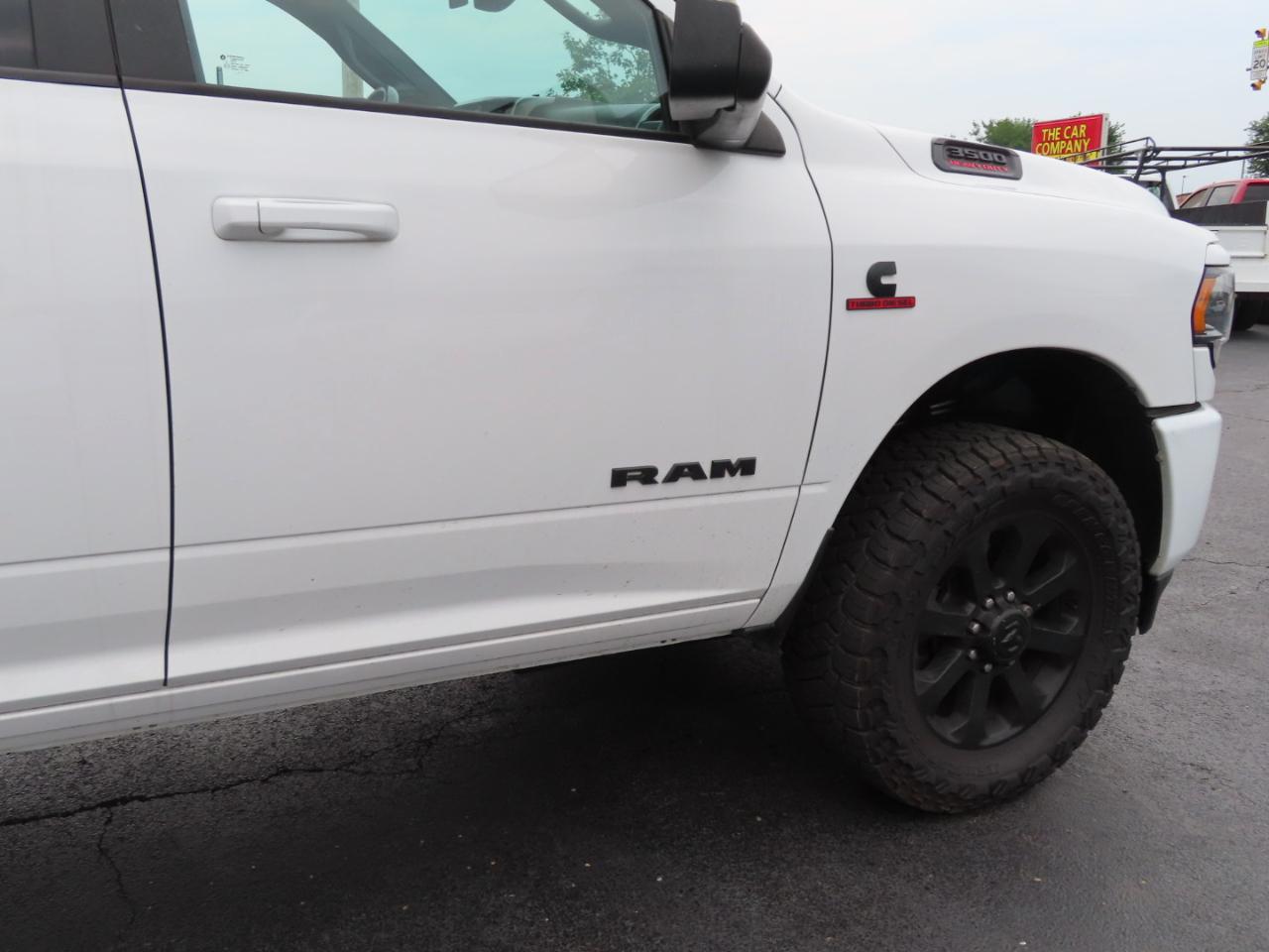 RAM 3500 Lone Star 4x4 Crew Cab 8' Box 2022