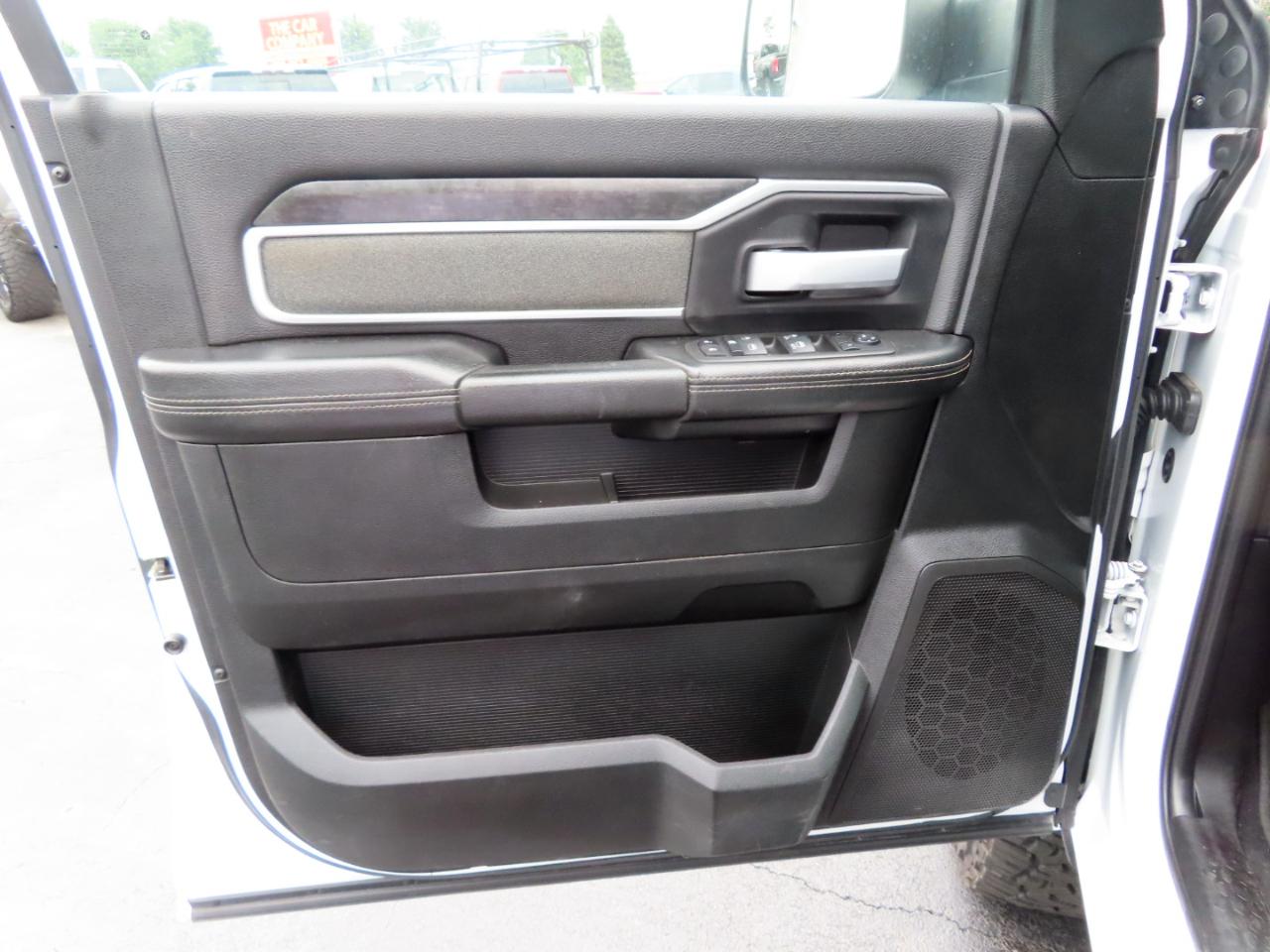 RAM 3500 Lone Star 4x4 Crew Cab 8' Box 2022