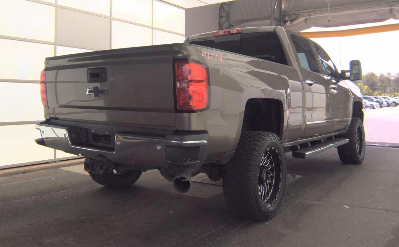 Chevrolet Silverado 2500HD 4WD Crew Cab 153.7" LTZ 2015