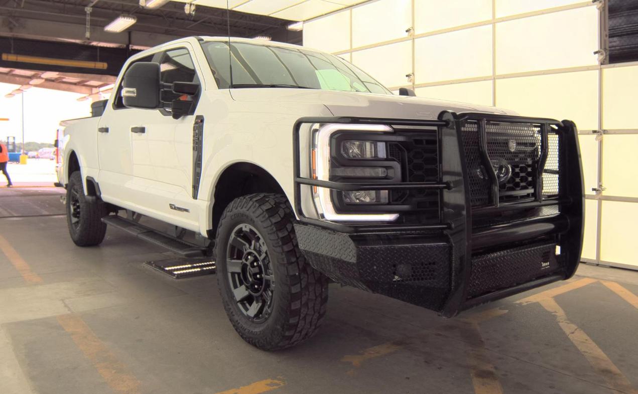 Ford Super Duty F-250 SRW XL 4WD Crew Cab 6.75' Box 2024