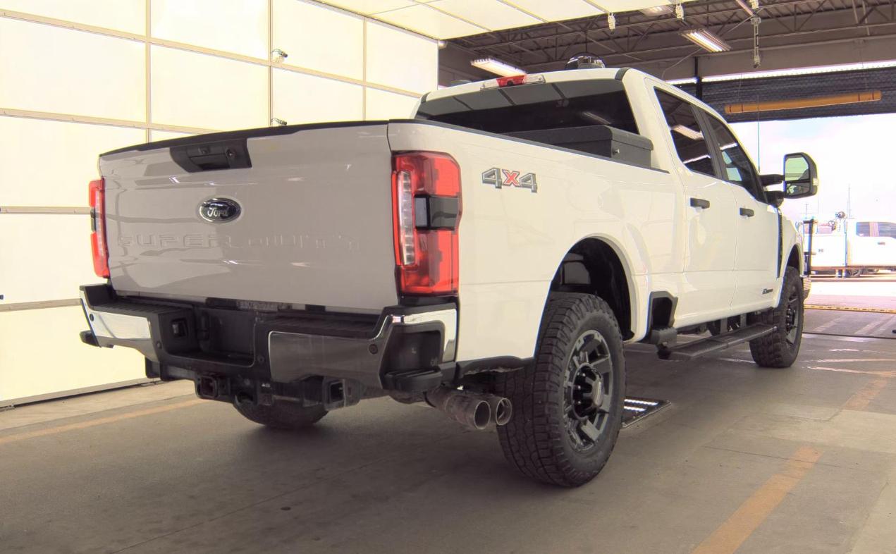Ford Super Duty F-250 SRW XL 4WD Crew Cab 6.75' Box 2024