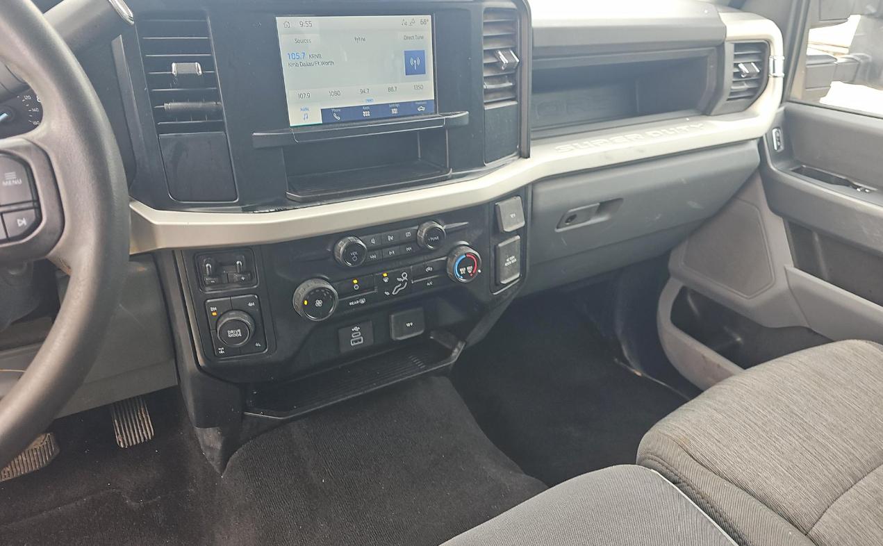 Ford Super Duty F-250 SRW XL 4WD Crew Cab 6.75' Box 2024
