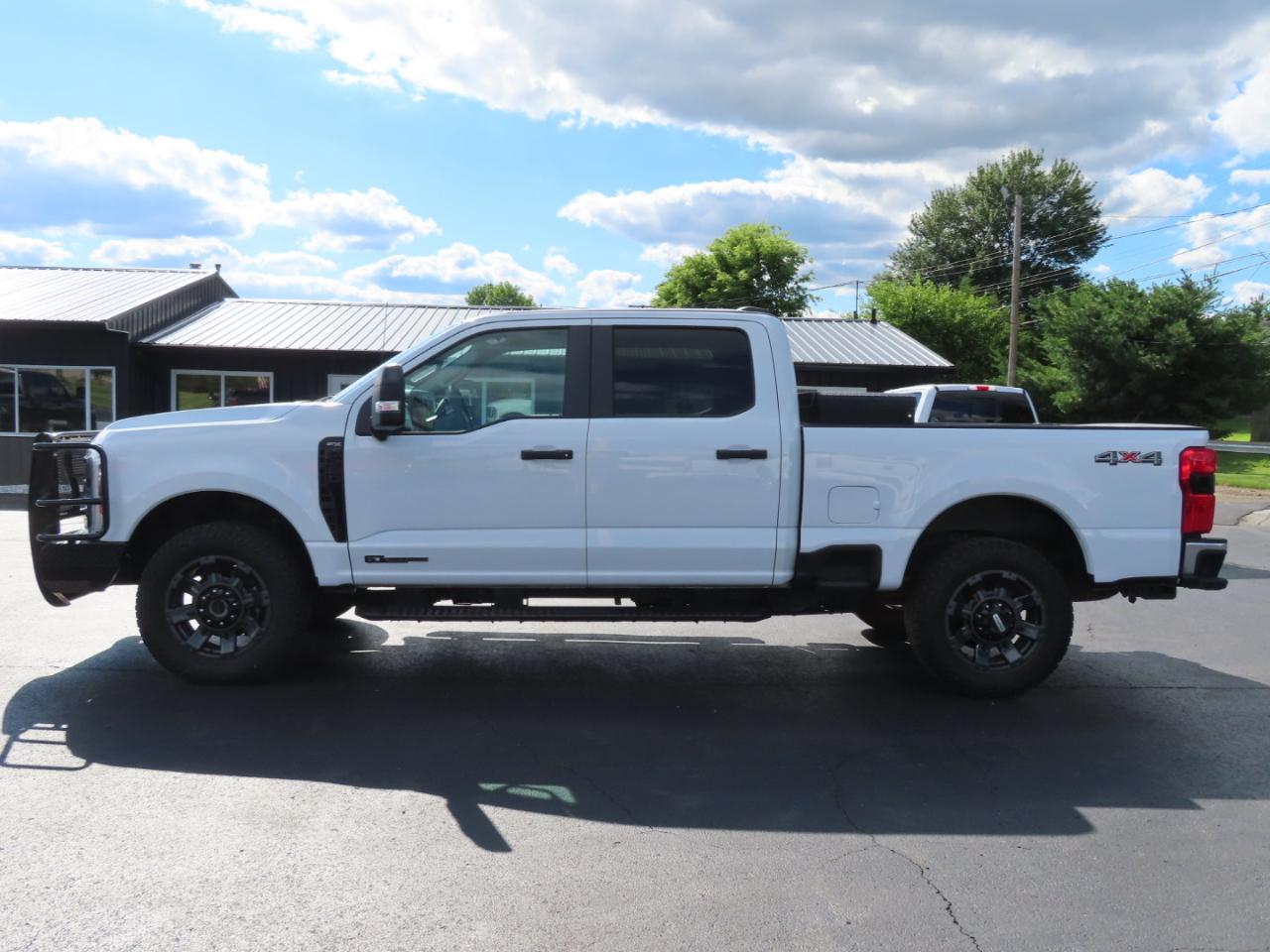 Ford Super Duty F-250 SRW XL 4WD Crew Cab 6.75' Box 2024