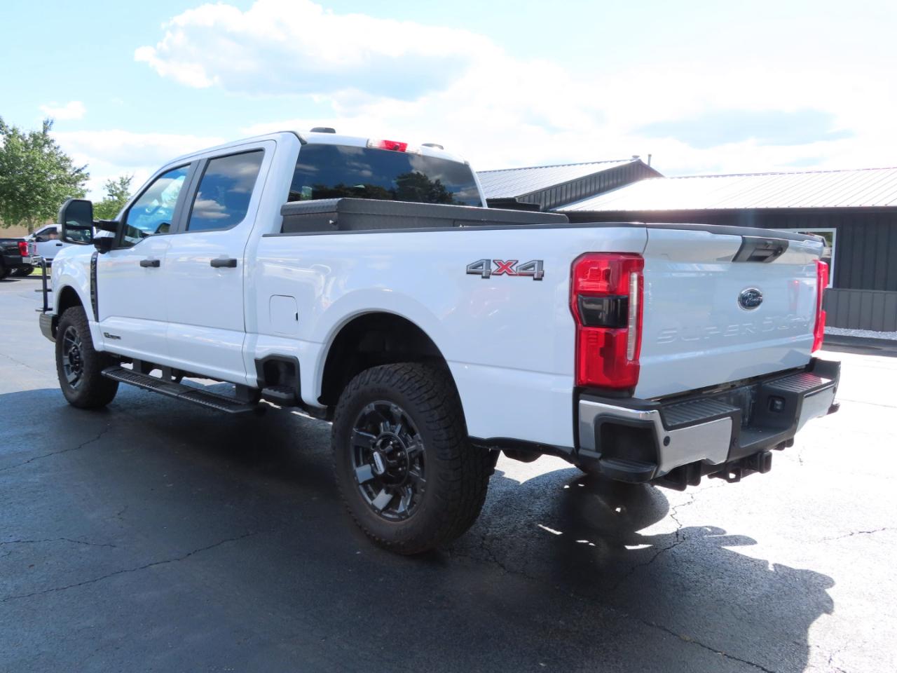 Ford Super Duty F-250 SRW XL 4WD Crew Cab 6.75' Box 2024