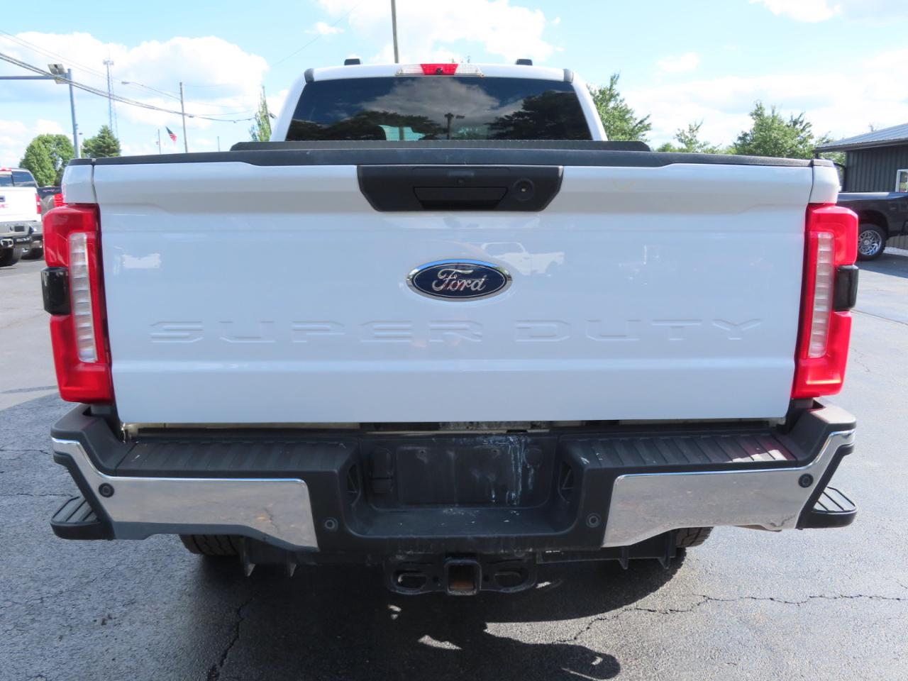 Ford Super Duty F-250 SRW XL 4WD Crew Cab 6.75' Box 2024