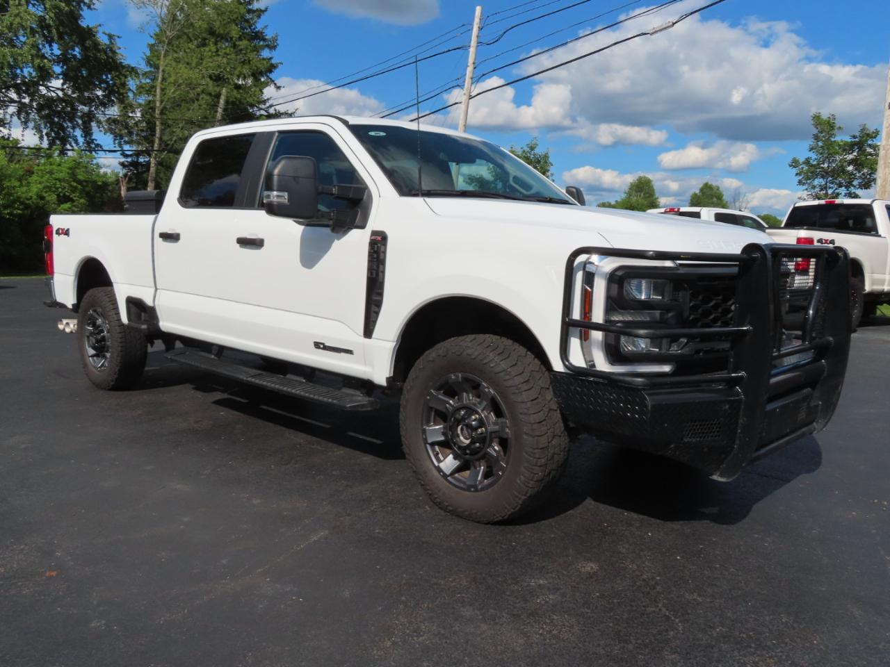 Ford Super Duty F-250 SRW XL 4WD Crew Cab 6.75' Box 2024