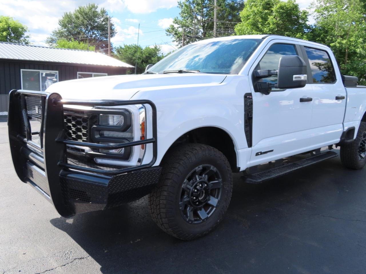 Ford Super Duty F-250 SRW XL 4WD Crew Cab 6.75' Box 2024