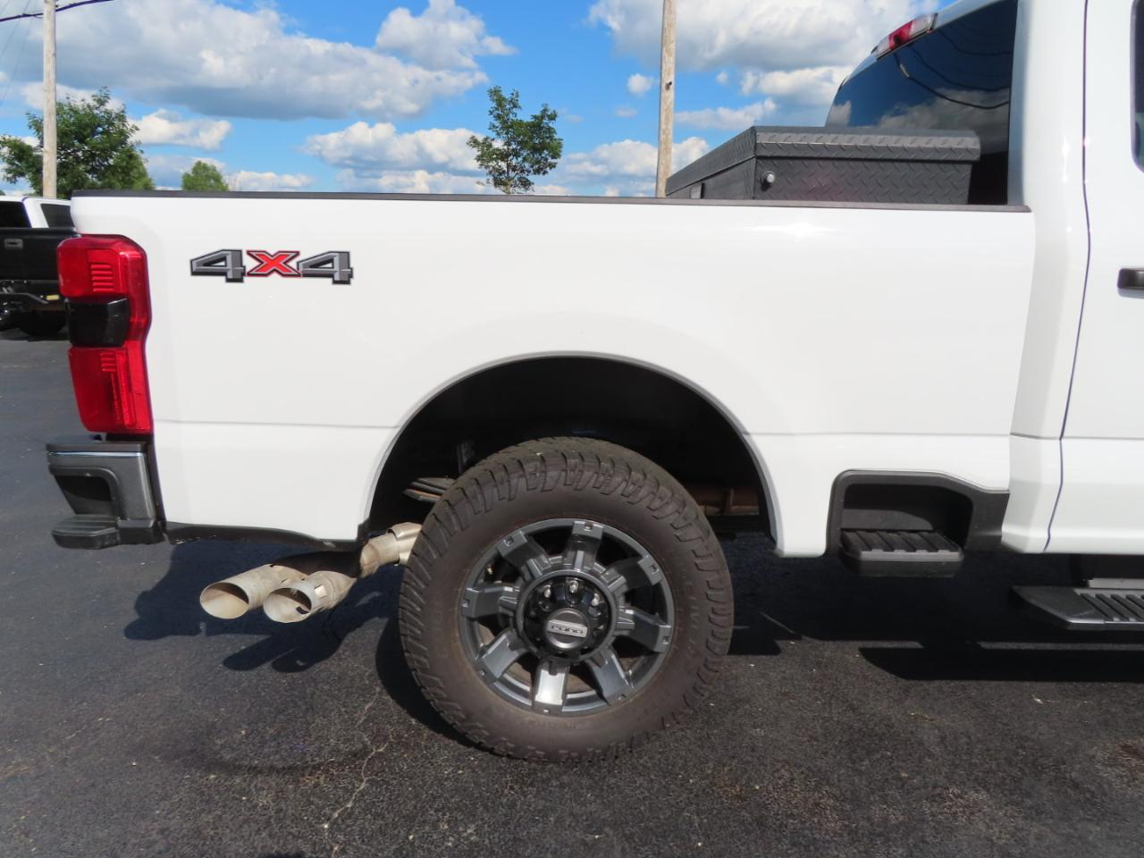 Ford Super Duty F-250 SRW XL 4WD Crew Cab 6.75' Box 2024