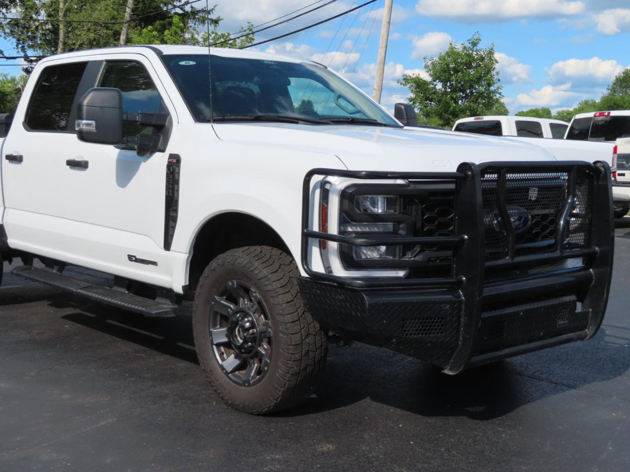 Ford Super Duty F-250 SRW XL 4WD Crew Cab 6.75' Box 2024