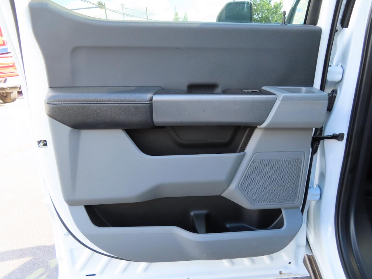 Ford Super Duty F-250 SRW XL 4WD Crew Cab 6.75' Box 2024
