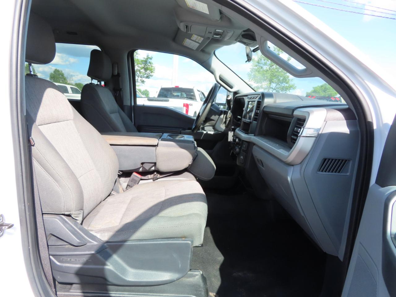 Ford Super Duty F-250 SRW XL 4WD Crew Cab 6.75' Box 2024