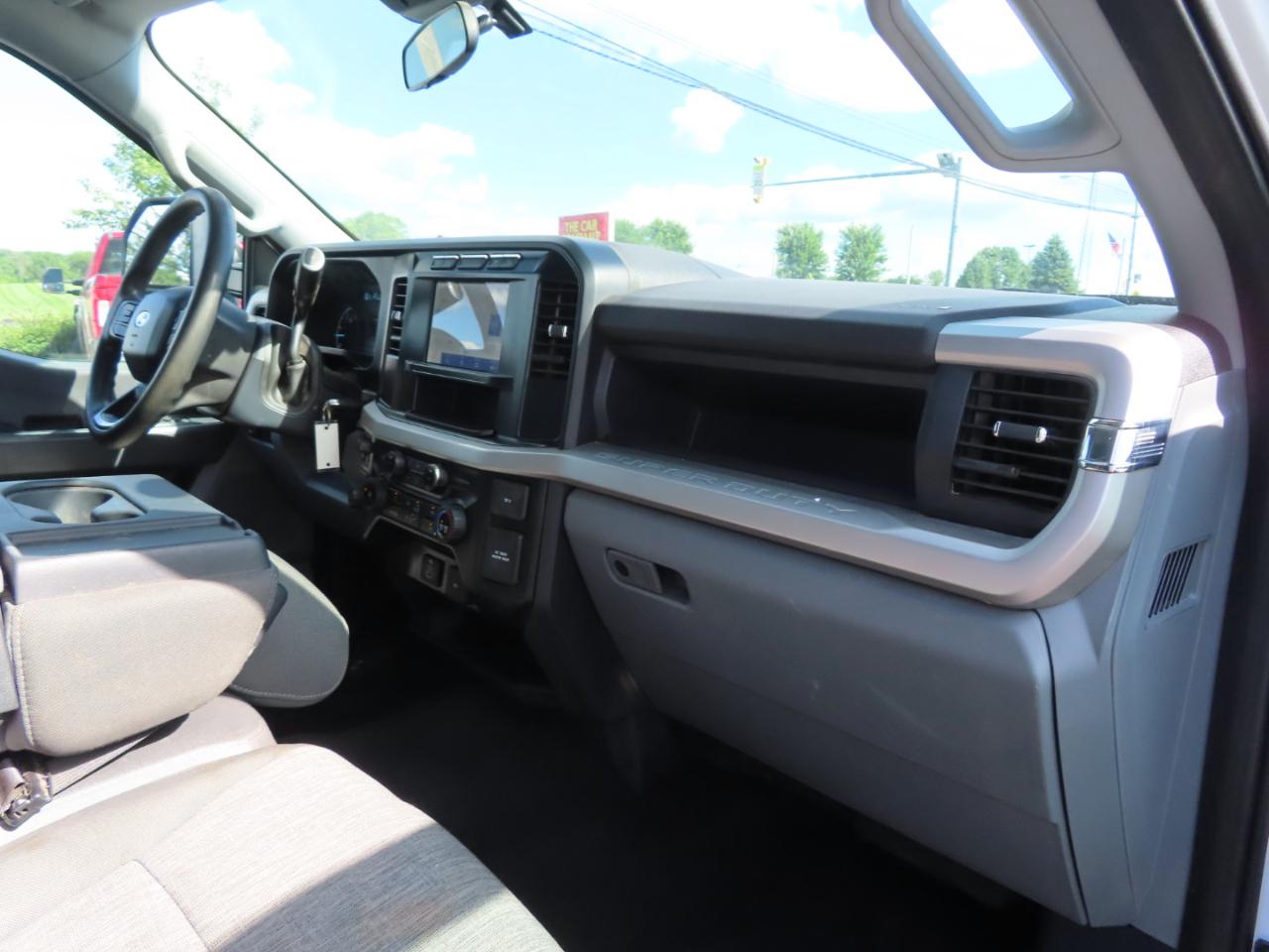 Ford Super Duty F-250 SRW XL 4WD Crew Cab 6.75' Box 2024
