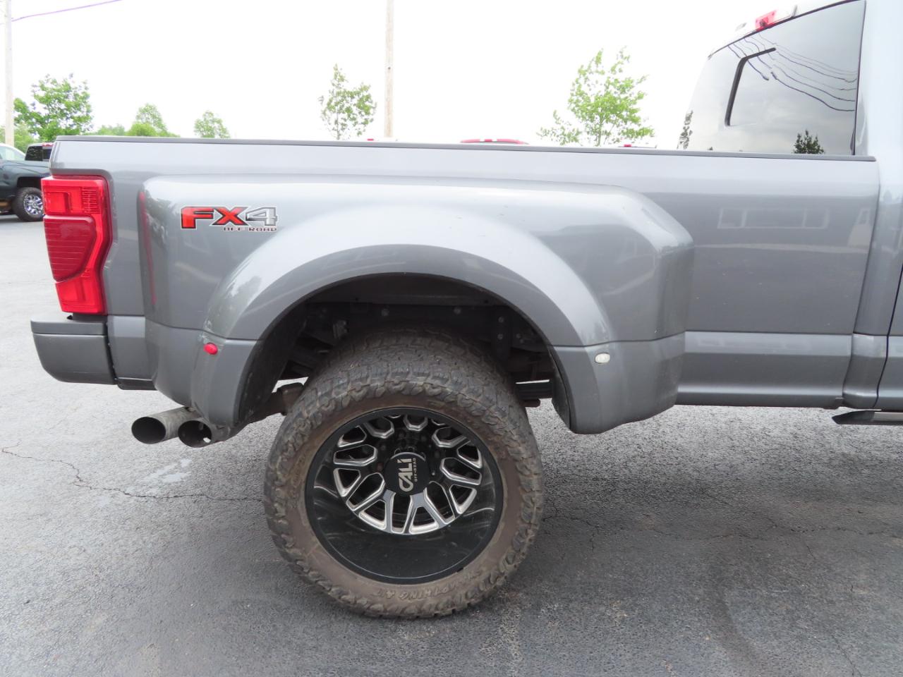 Ford Super Duty F-350 DRW Platinum 4WD Crew Cab 8' Box 2021
