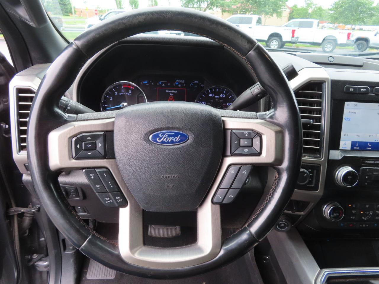 Ford Super Duty F-350 DRW Platinum 4WD Crew Cab 8' Box 2021