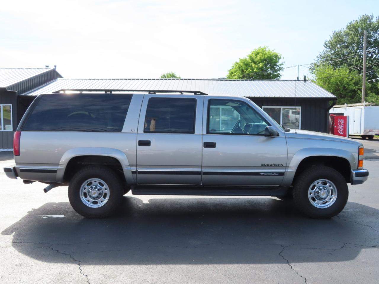Chevrolet Suburban 2500 4WD 1999