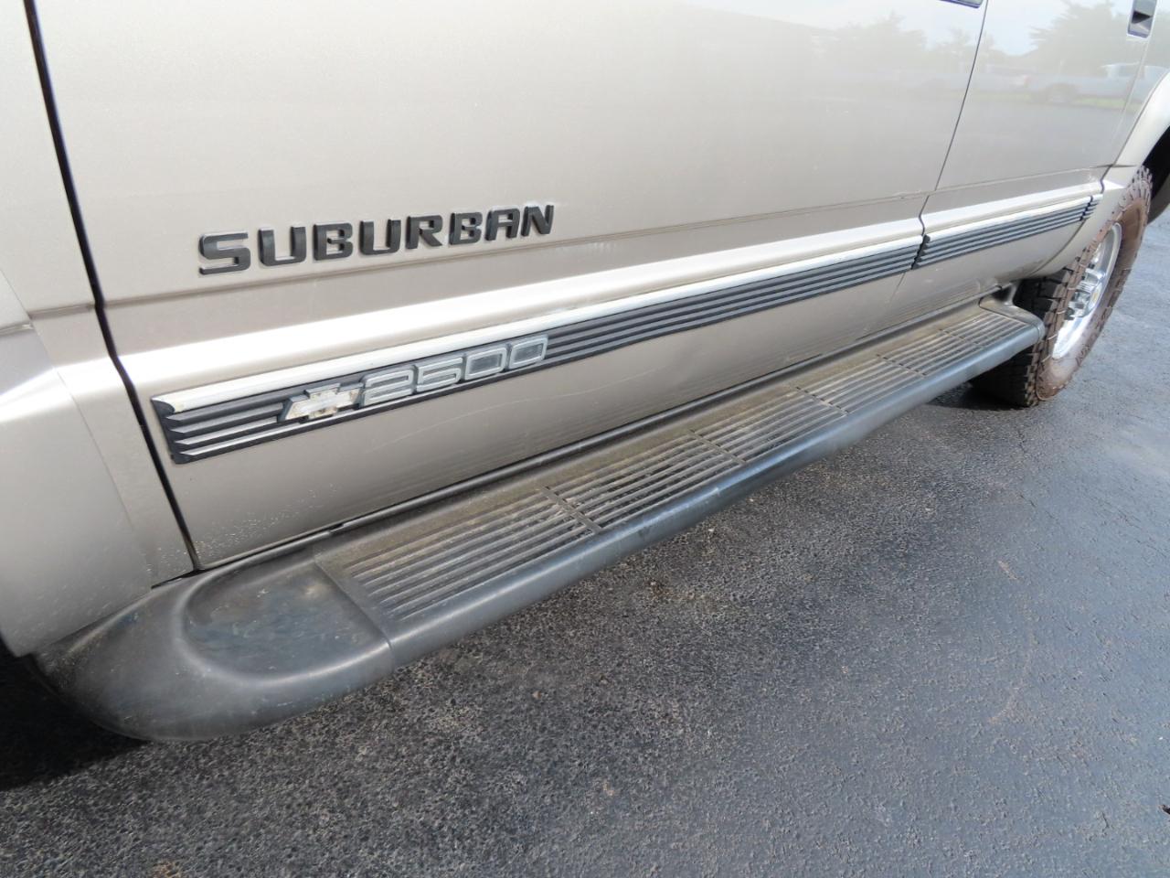 Chevrolet Suburban 2500 4WD 1999