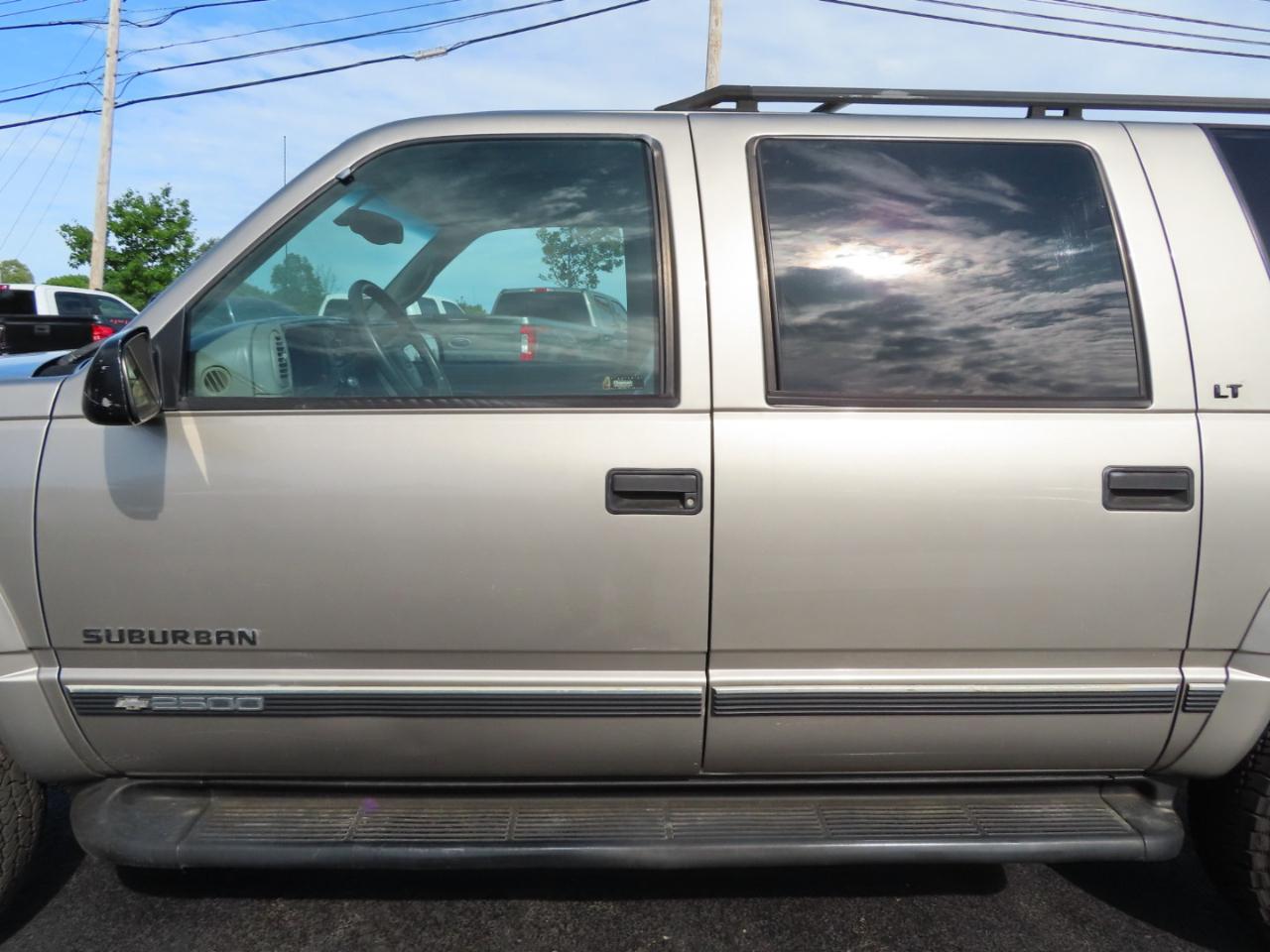 Chevrolet Suburban 2500 4WD 1999
