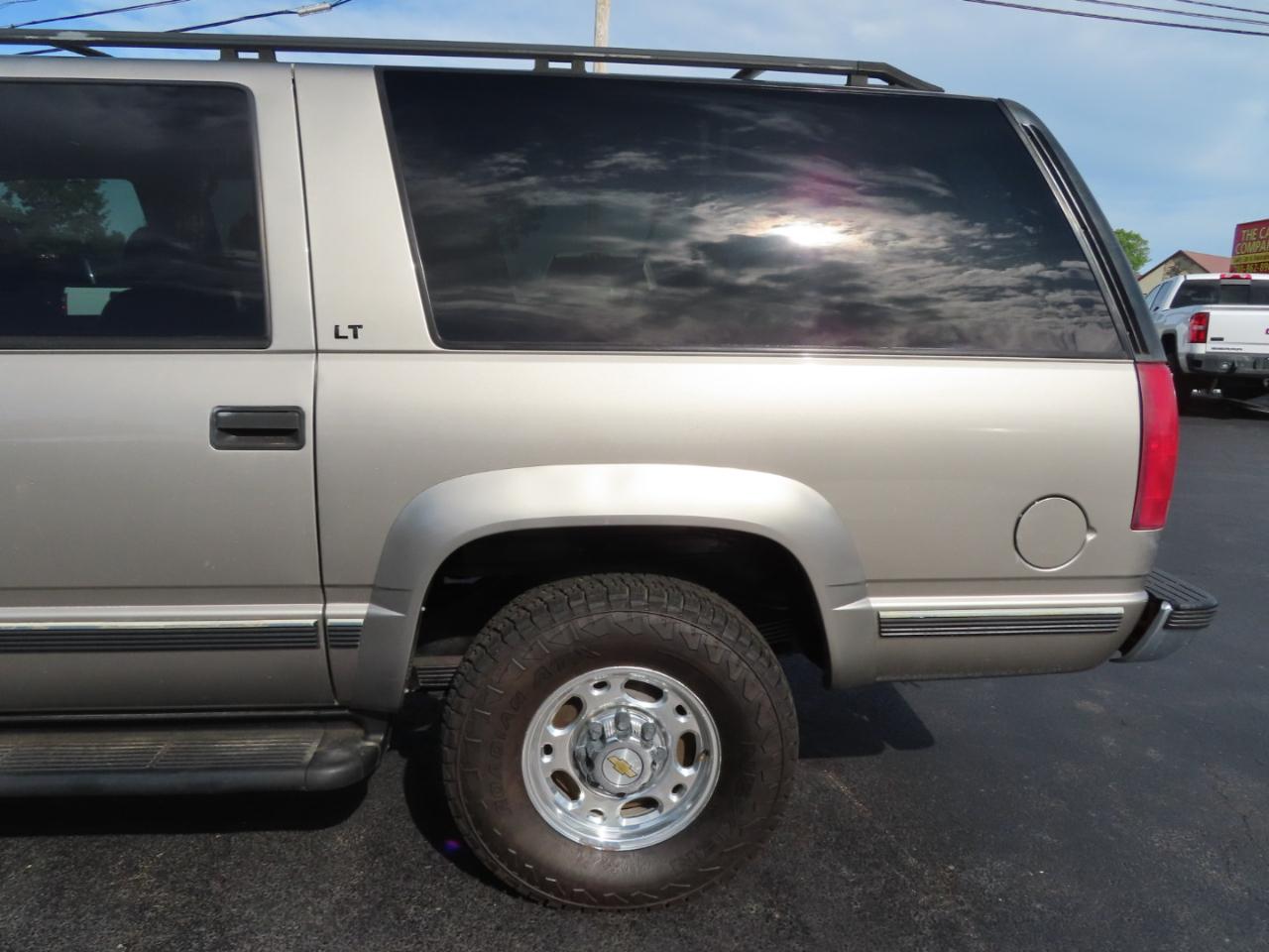 Chevrolet Suburban 2500 4WD 1999
