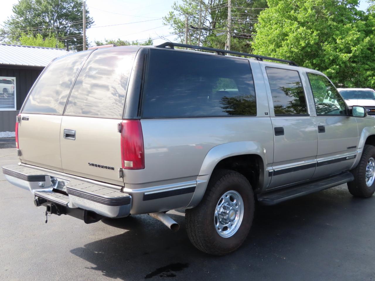 Chevrolet Suburban 2500 4WD 1999