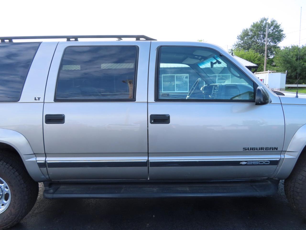 Chevrolet Suburban 2500 4WD 1999