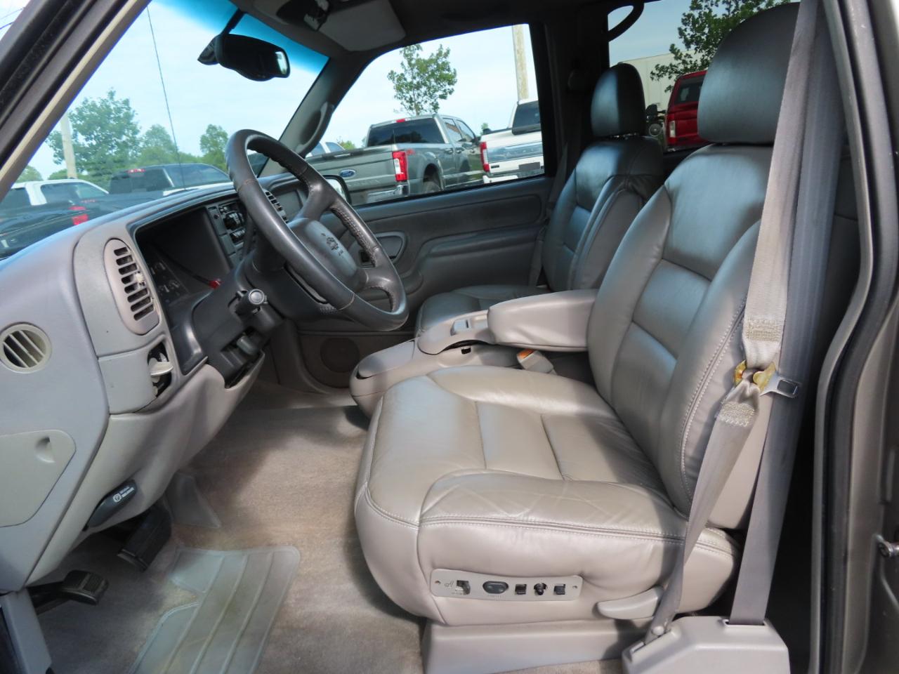 Chevrolet Suburban 2500 4WD 1999