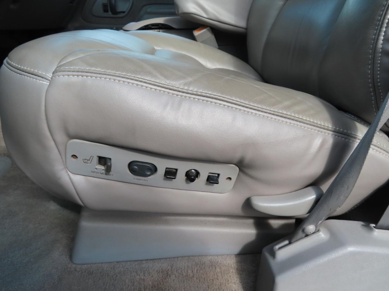 Chevrolet Suburban 2500 4WD 1999