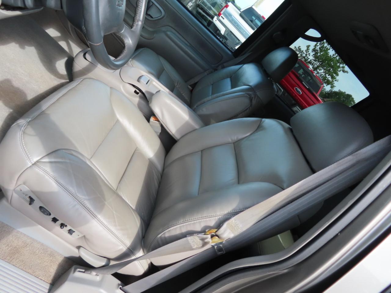 Chevrolet Suburban 2500 4WD 1999
