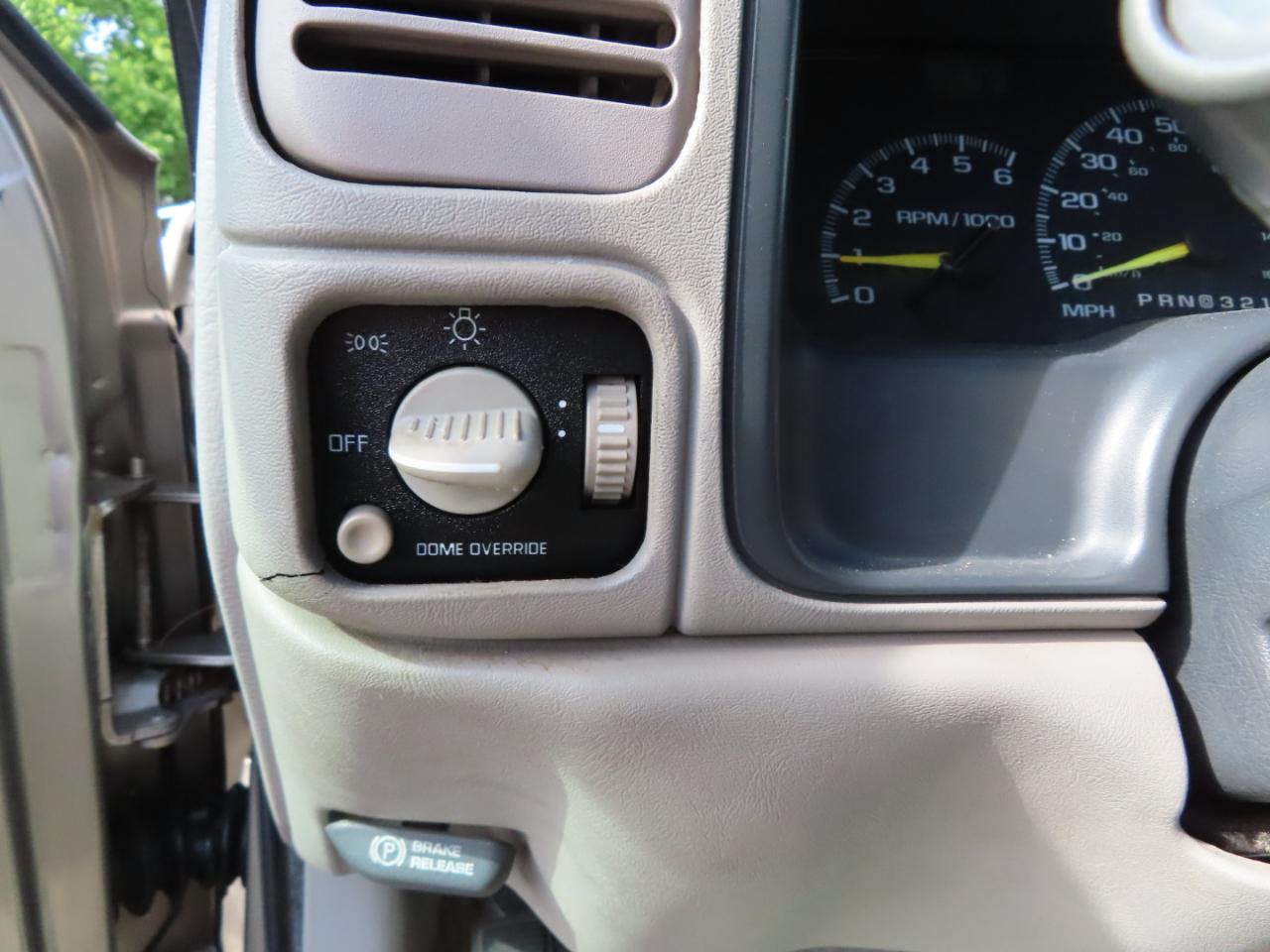 Chevrolet Suburban 2500 4WD 1999