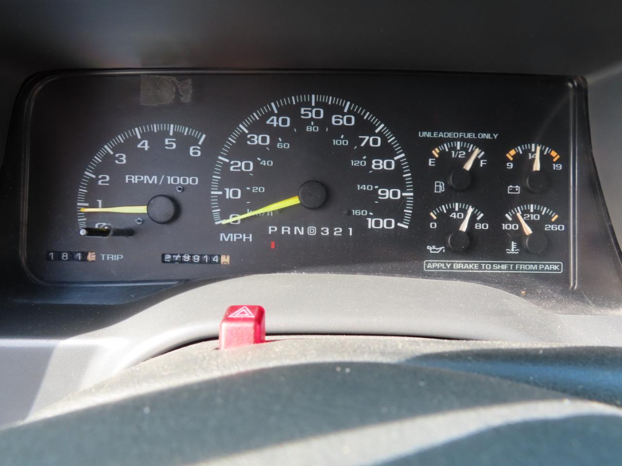 Chevrolet Suburban 2500 4WD 1999