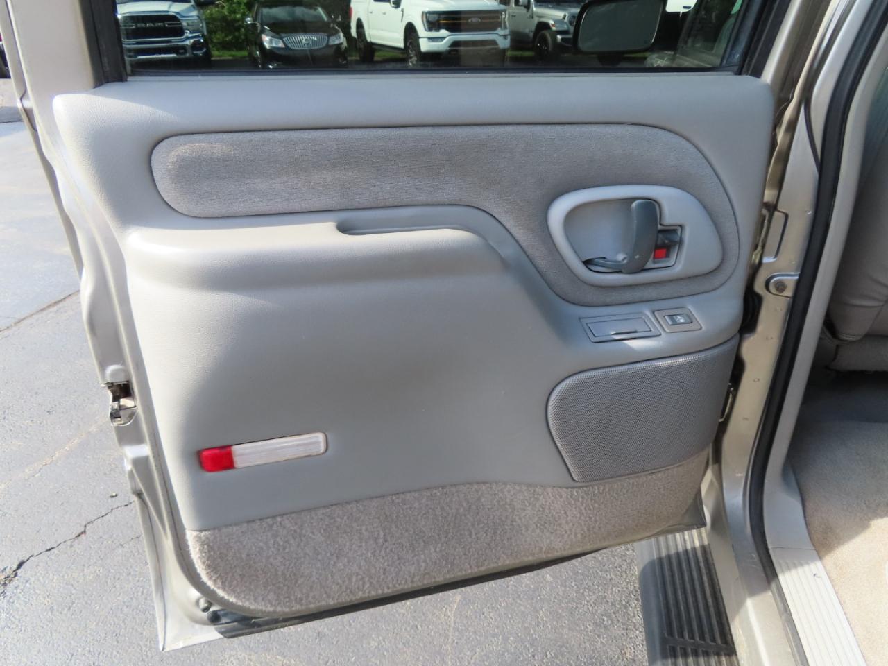 Chevrolet Suburban 2500 4WD 1999