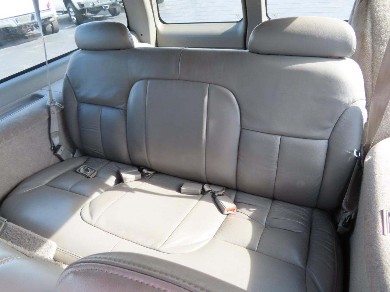 Chevrolet Suburban 2500 4WD 1999