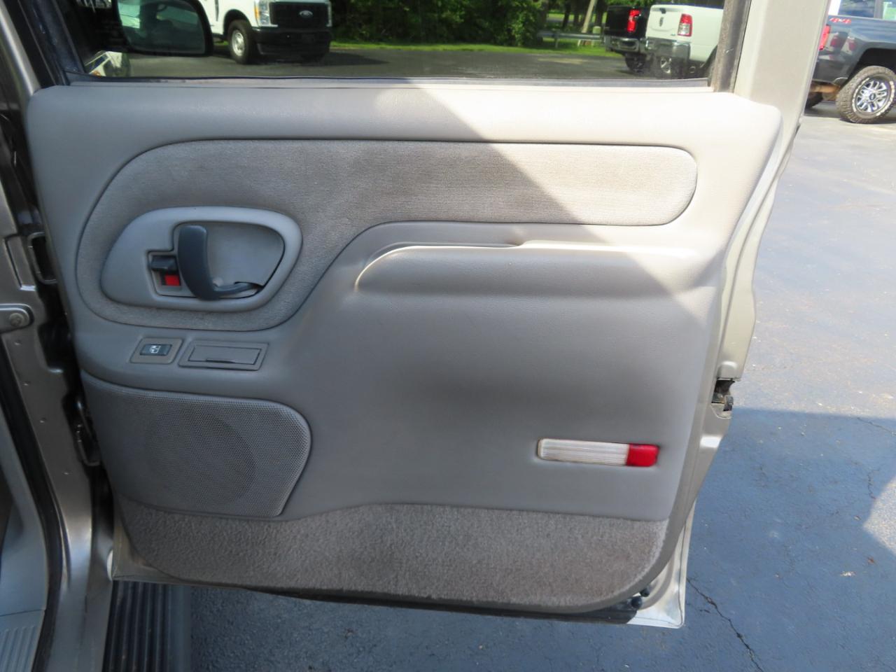 Chevrolet Suburban 2500 4WD 1999