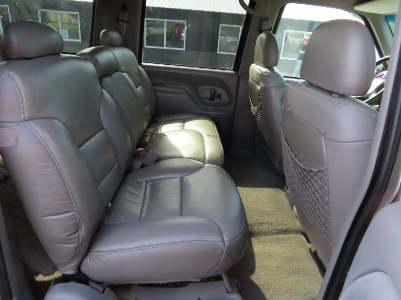Chevrolet Suburban 2500 4WD 1999