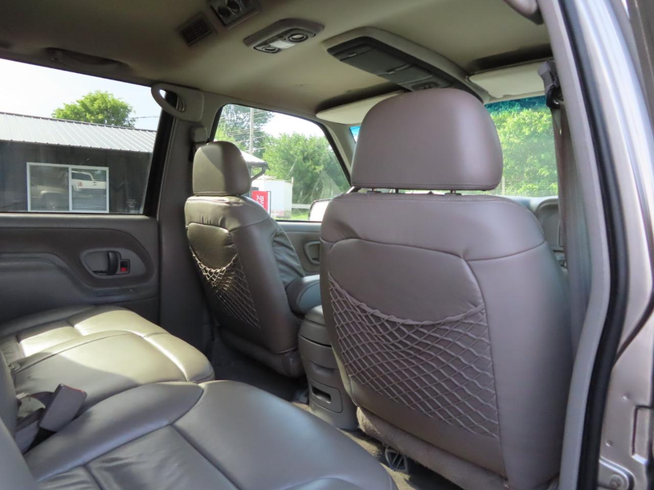 Chevrolet Suburban 2500 4WD 1999