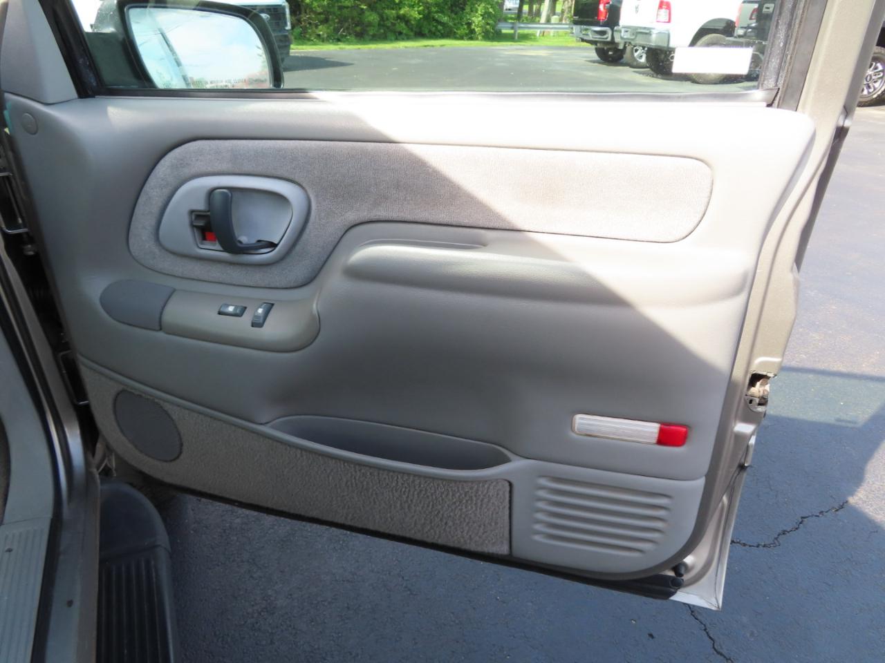 Chevrolet Suburban 2500 4WD 1999