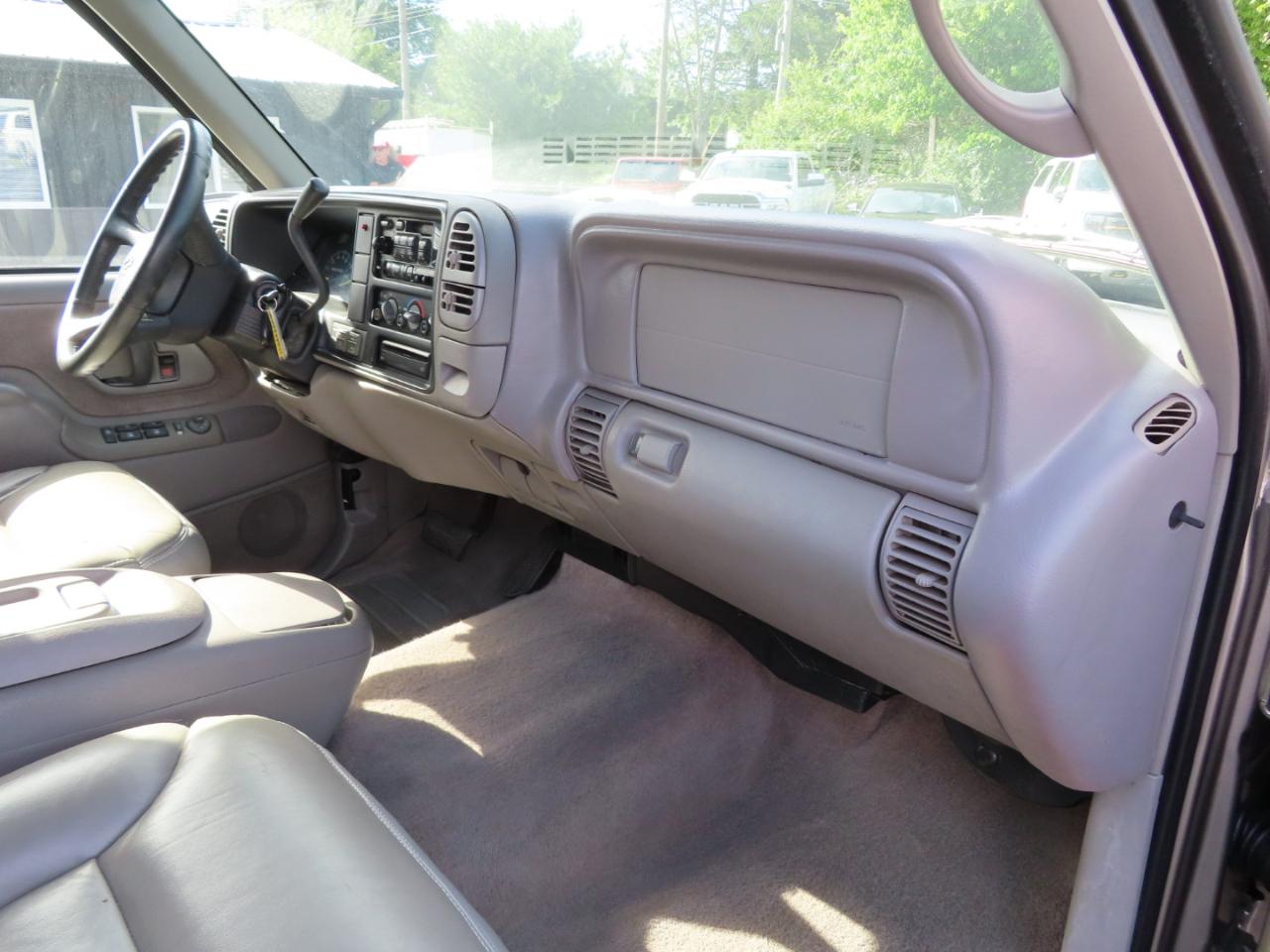 Chevrolet Suburban 2500 4WD 1999