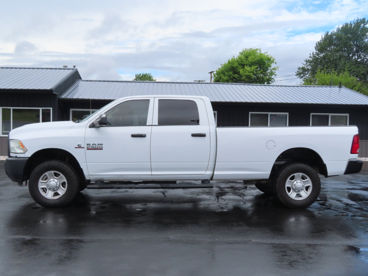 RAM 2500 Tradesman 4x4 Crew Cab 8' Box 2018