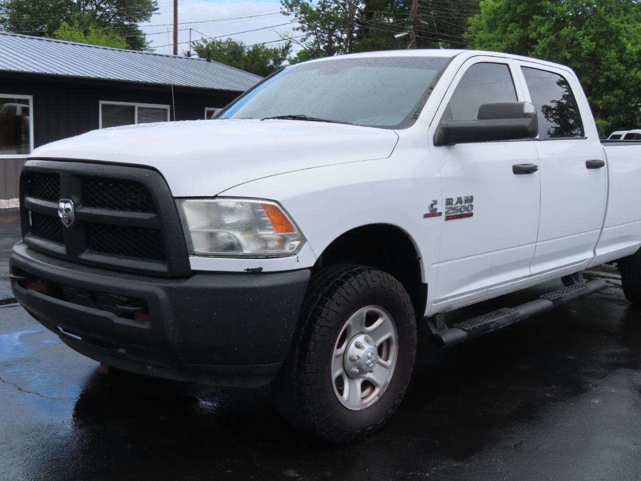RAM 2500 Tradesman 4x4 Crew Cab 8' Box 2018