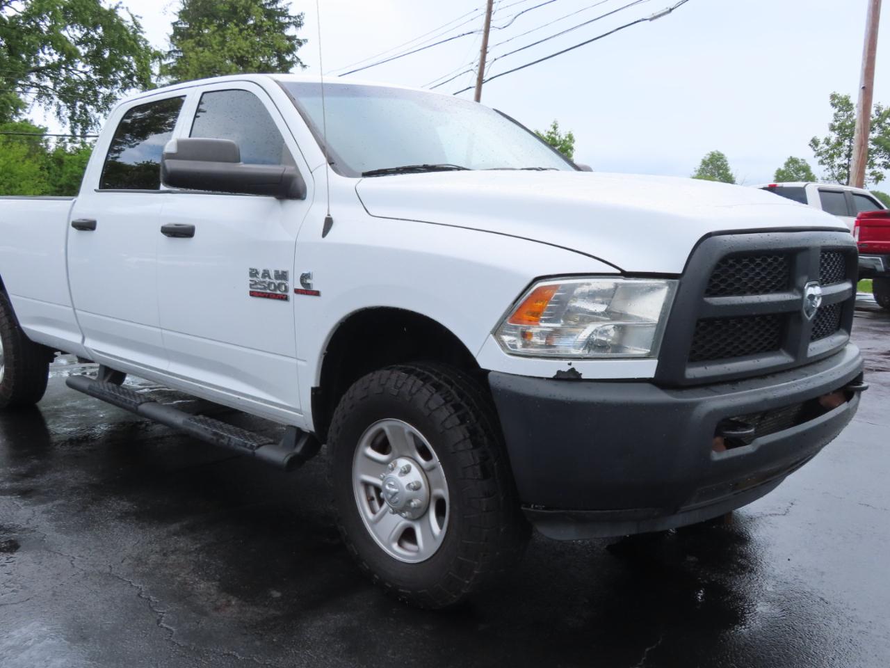 RAM 2500 Tradesman 4x4 Crew Cab 8' Box 2018