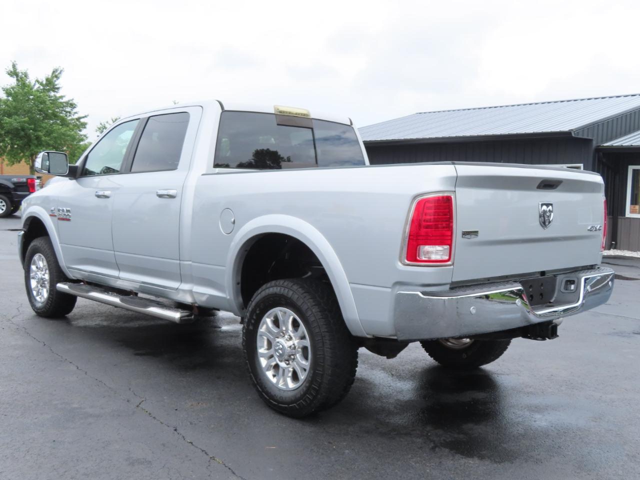 RAM 2500 Laramie 4x4 Crew Cab 6'4" Box 2017