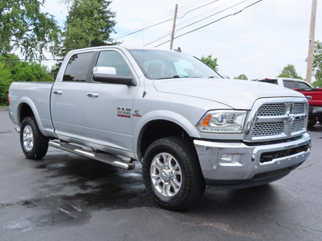 RAM 2500 Laramie 4x4 Crew Cab 6'4" Box 2017